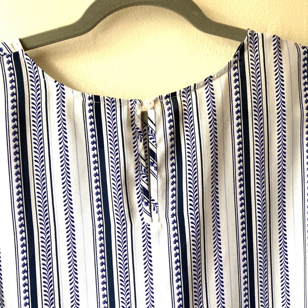 Blue and white stripe shirt with button in back - Picture 4 of 4